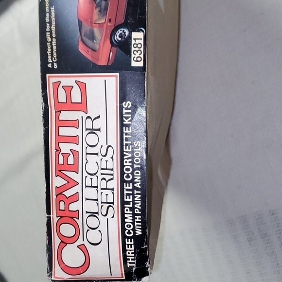 Corvette Vintage Collector Series 3 Separate Model Cars Kits (57, 75 & 8… - Picture 7 of 15